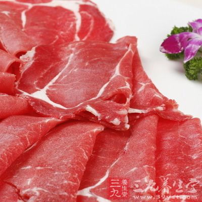 牛腱子肉600克，白酱油25克，红辣椒丝20克