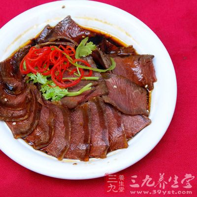 熟瘦牛肉100克，豆腐干100克