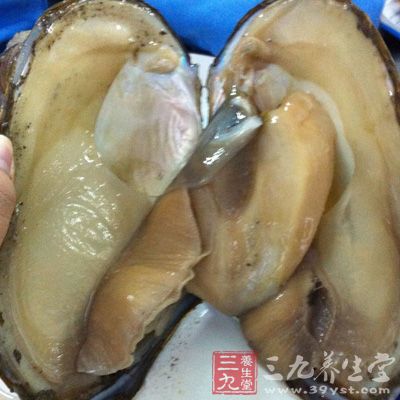 糖尿病：河蚌捣汁，以开水冲饮