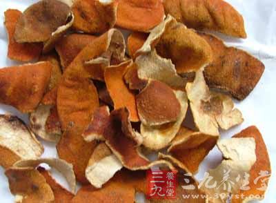 陈皮是一种比较常用的中药材，是我们常吃的水果橘子的果皮晒干制成的