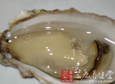 用淀粉,鸡蛋,少许五香粉调成蛋糊 用淀粉,鸡蛋,少许五香粉调成蛋糊