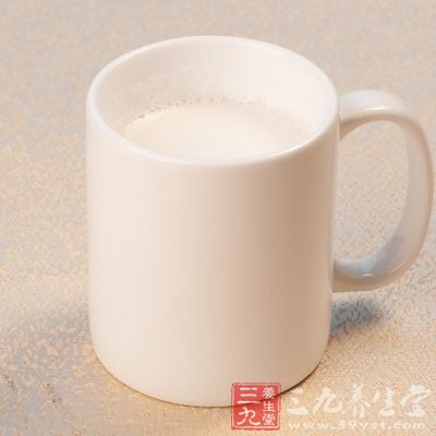 鉛作業(yè)人員不宜喝牛奶