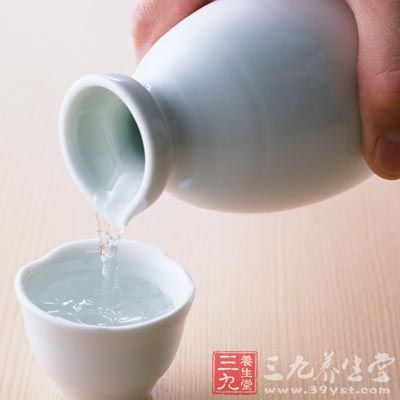 有虎骨酒，治臂胫痛