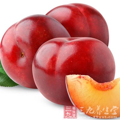 多吃李子會(huì)上火的