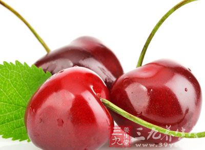 樱桃含铁量丰富,因此具有促进血红蛋白再生的功能 樱桃含铁量丰富,因此具有促进血红蛋白再生的功能
