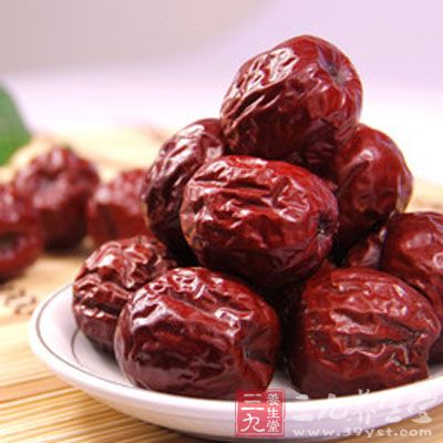 薏仁150克,莲子50克,红枣五颗,冰糖15克,冷水1000毫升 薏仁150克,莲子50克,红枣五颗,冰糖15克,冷水1000毫升