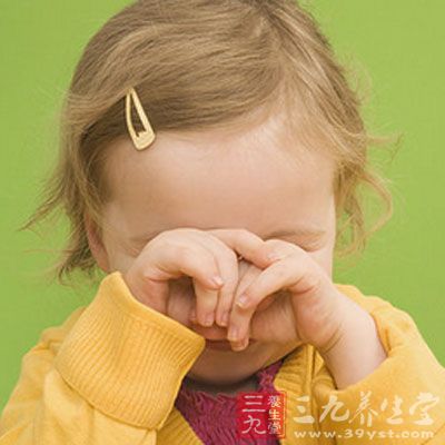 专家提醒孩子老揉眼睛警惕过敏性结膜炎(2)