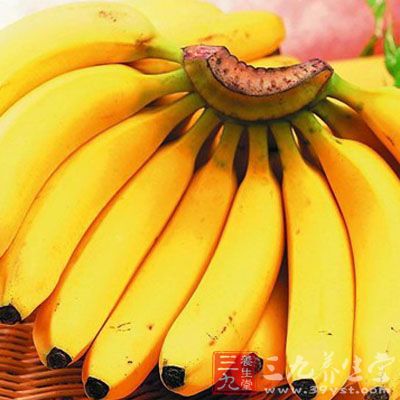 香蕉包含纤维和蛋白质，容易进食及消化