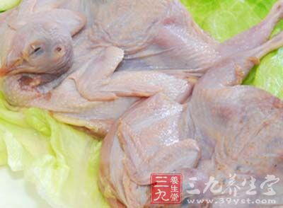 鹌鹑2只，艾叶30克