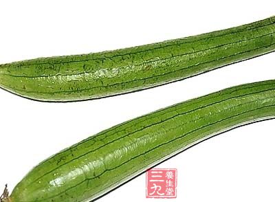 丝瓜2根,白玉菇1盒,基围虾半斤 丝瓜2根,白玉菇1盒,基围虾半斤