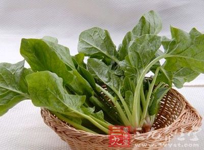 菠菜250克,粳米250克,食盐,味精各适量 菠菜250克,粳米250克,食盐,味精各适量