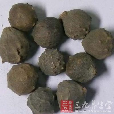 治小儿洞泄下痢,羸困:没石子(微煨),诃黎勒(煨)用皮半两 治小儿洞泄下痢,羸困:没石子(微煨),诃黎勒(煨)用皮半两