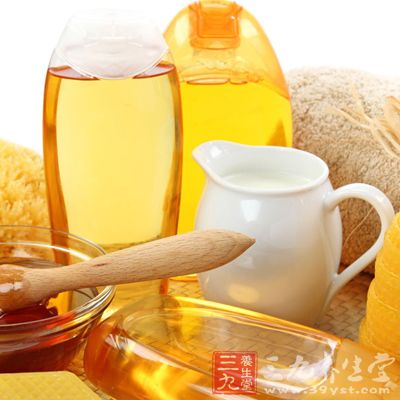 20ml葡萄籽油+2滴杜松+2滴葡萄柚+2滴丝柏 20ml葡萄籽油+2滴杜松+2滴葡萄柚+2滴丝柏