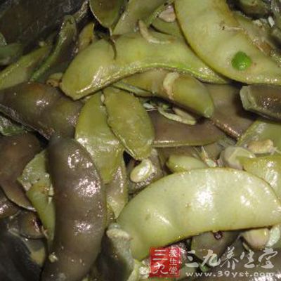 煮扁豆：扁豆子60g(或嫩扁豆荚果120g)，以食油、食盐煸炒后，加水煮熟食。每日2次，连食1周