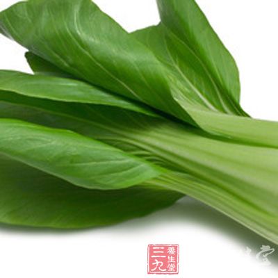 汆烫后可将蔬菜丢入冰水，帮助去除蔬菜的辛辣与涩味