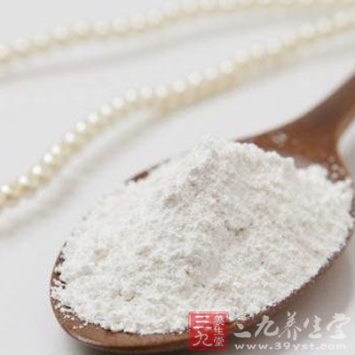 海藻面膜一小包，珍珠粉一小勺