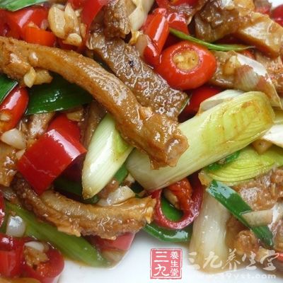 輔料：辣椒30克,青蒜25克