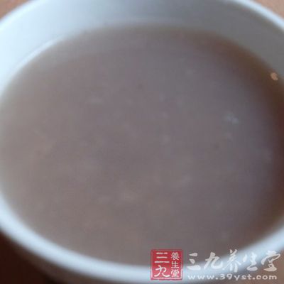 这些食物既易于消化吸收，又可补充热量和维生素