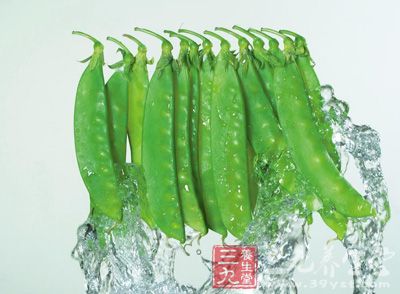 荷蘭豆嫩莢質(zhì)脆清香，營養(yǎng)價(jià)值很高