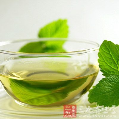 碧螺春绿茶中的一种，我们以前在竹叶青的简单冲泡泡法中提到过