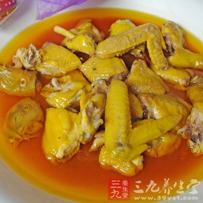 花雕是由上好糯米、优质麦曲,明净泉水 花雕是由上好糯米、优质麦曲,明净泉水