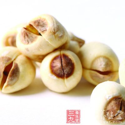 莲子、桂圆各30克