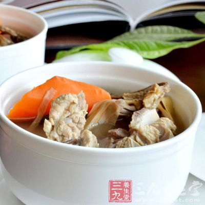 骨湯中的特殊養(yǎng)分以及膠原蛋白可促進(jìn)微循環(huán)