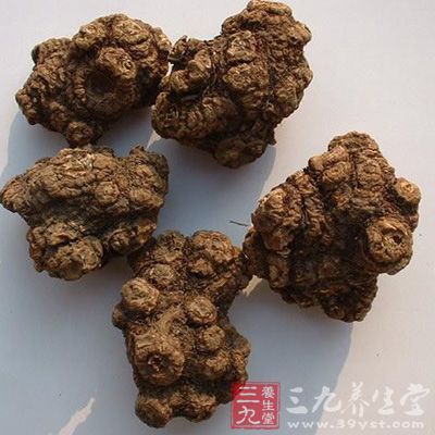 川芎：10g，桃仁：15g