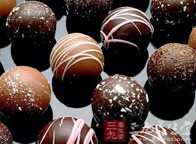 多吃一些含铁的食物,如牛肉,高热量的热可可、巧克力等 多吃一些含铁的食物,如牛肉,高热量的热可可、巧克力等