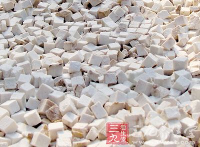 西红花3g、茯苓2g、何首乌2g