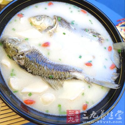 花胶100克，鲜鱼腥草100克