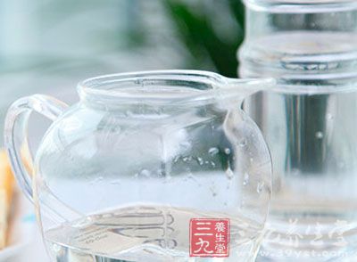 白醋+冬瓜汁敷脸法