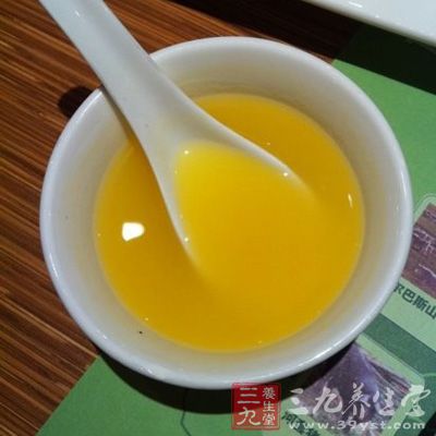 小米熬粥吃米油，营养体内留