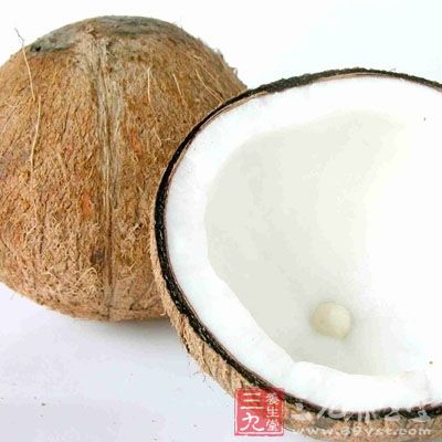 椰子为热带喜光作物，在高温、多雨、阳光充足和海风吹拂的条件下生长发育良好