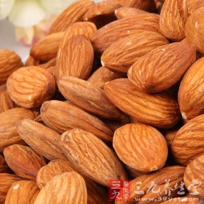 桃仁、甜杏仁、白果仁各10克 桃仁、甜杏仁、白果仁各10克