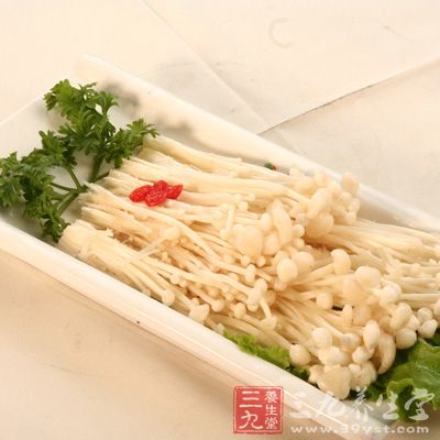 金針菇屬于木材腐生菌類的食物，很健康