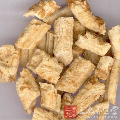 沙参、淮山、陈皮、姜片分别用清水洗净