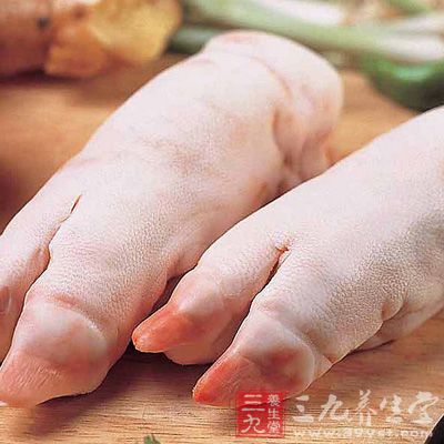 买来的猪蹄或多或少都有残余的细毛 买来的猪蹄或多或少都有残余的细毛