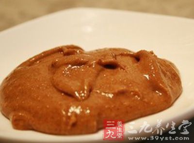 花生性味甘平。有扶正补虚、悦脾和胃、润肺化痰、滋养调气、利水消肿、止血生乳、清咽止疟的功效 花生性味甘平。有扶正补虚、悦脾和胃、润肺化痰、滋养调气、利水消肿、止血生乳、清咽止疟的功效