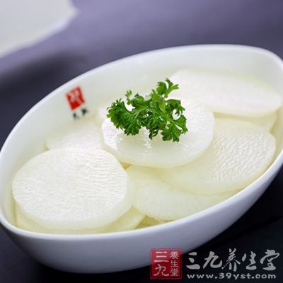 白蘿卜還屬于低熱量的膳食纖維食物，容易使人產(chǎn)生飽腹感，從而減少進(jìn)食量