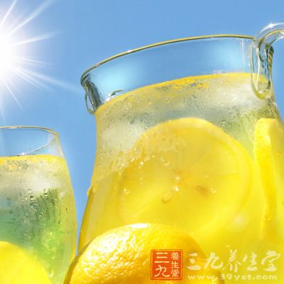 ,如柠檬汁、酒醋、葡萄酒、番茄等 ,如柠檬汁、酒醋、葡萄酒、番茄等