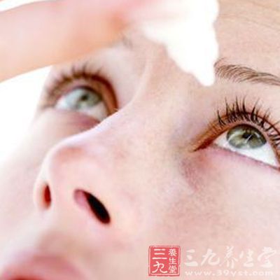 眼睛如果不适,应当用眼药水,分量要医嘱了 眼睛如果不适,应当用眼药水,分量要医嘱了