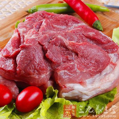 肉的佳吃法：先煮，倒掉肉汤，煮好的肉再切肉片、肉丝