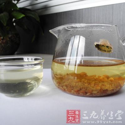 苦荞茶含有大量膳食纤维，清火、润肠通便 。民间又称苦荞为“净肠草”