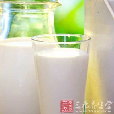 喝牛奶會(huì)造成消化不良、腹脹