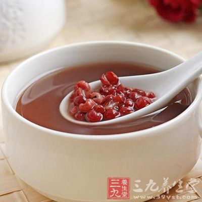 薏米紅豆湯可調(diào)理濕熱