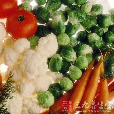 菜花、胡萝卜等食物可为身体提供大量维生素B6帮助稳定情绪。