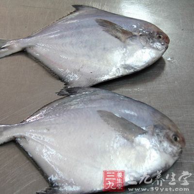 給冷凍鯧魚(yú)去腥的方法