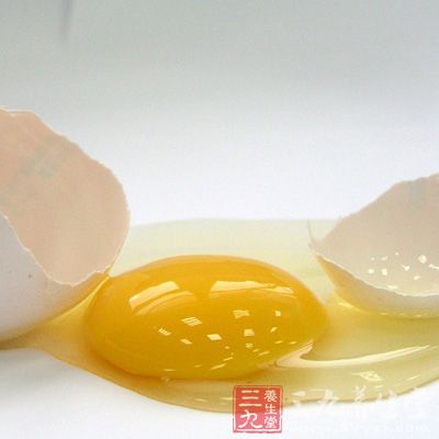 鸡蛋中含有人体需要的大部分元素，尤其是蛋白质丰富