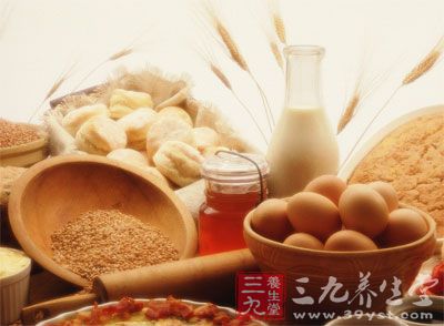 营养质量好的早餐，应包括谷物、动物性食品、奶类及蔬菜水果四大部分